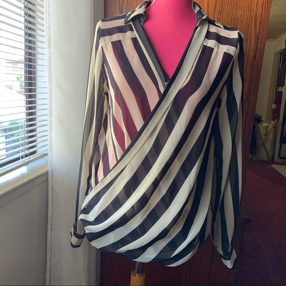 Striped twist Blouse with collar size S
